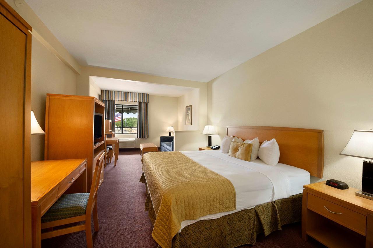 Ramada By Wyndham Kissimmee Downtown Hotel Ngoại thất bức ảnh
